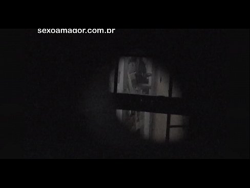 ❤️ Sarışın, içi boş tuğlaların arkasına gizlenmiş bir mahalle röntgencisi tarafından gizlice videoya alınır ❤❌  Seks tr.mycomicsxxx.ru ❌️